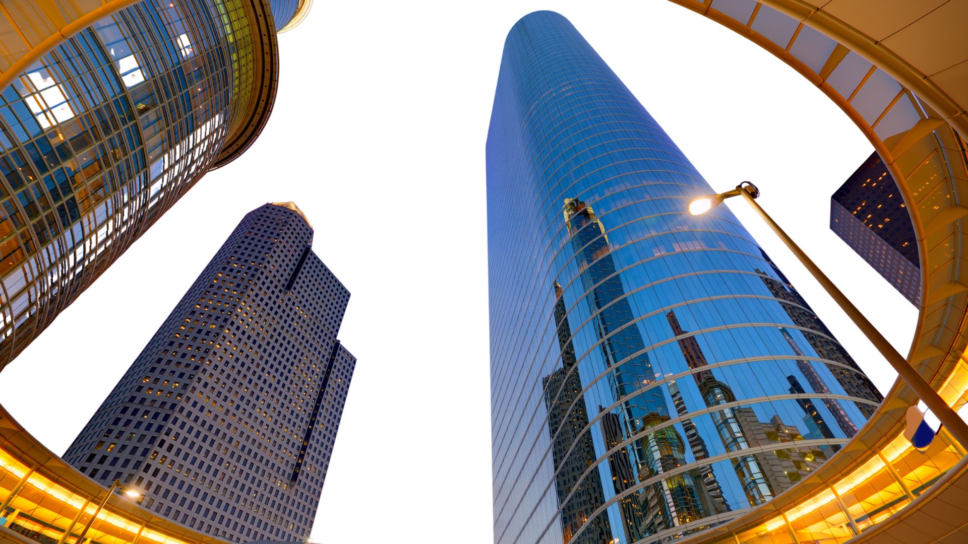 One Dead After Amazon Truck Driver Runs Red Light in South Harris County