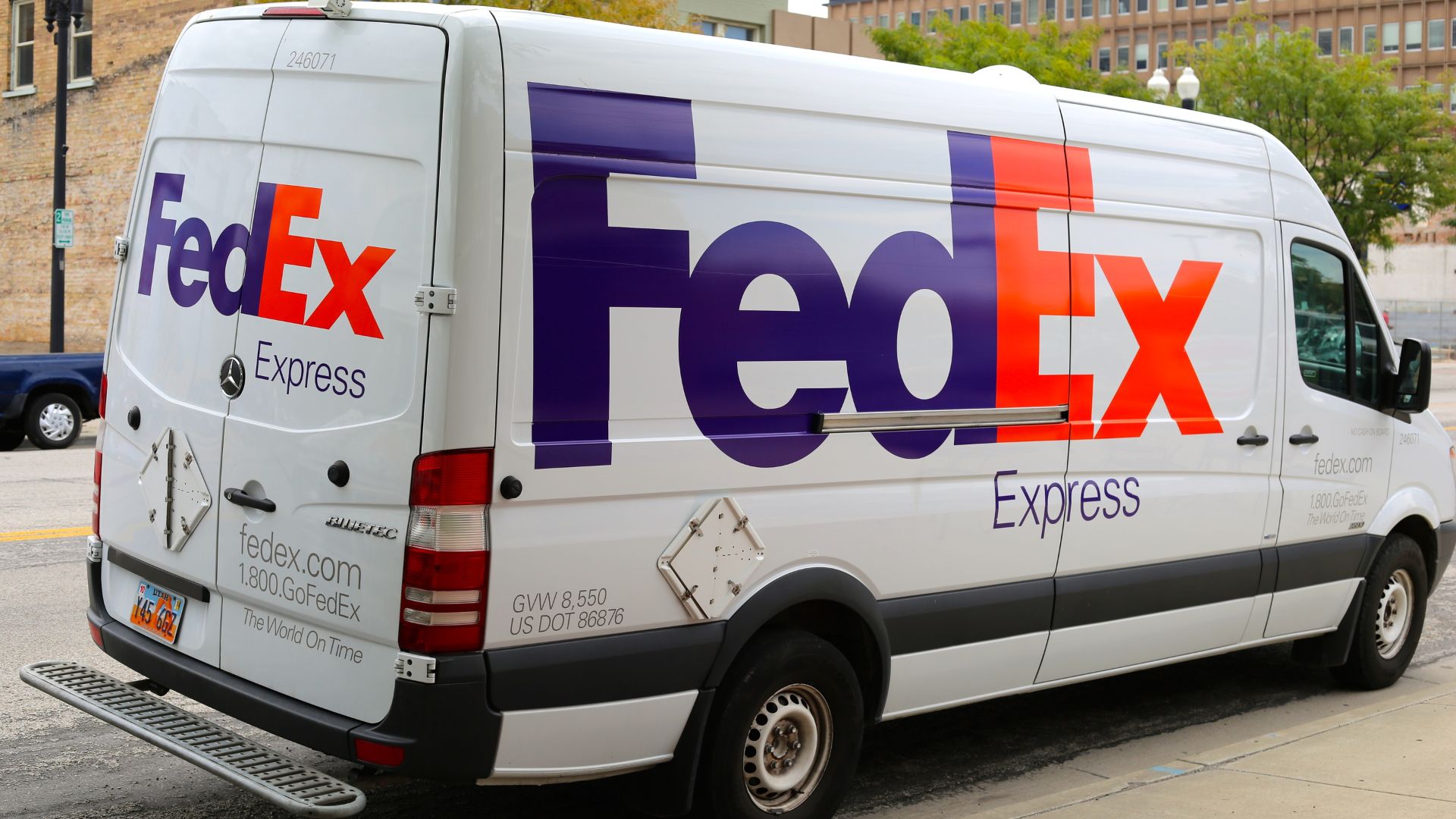 Houston FedEx and UPS Truck Accident Lawyers