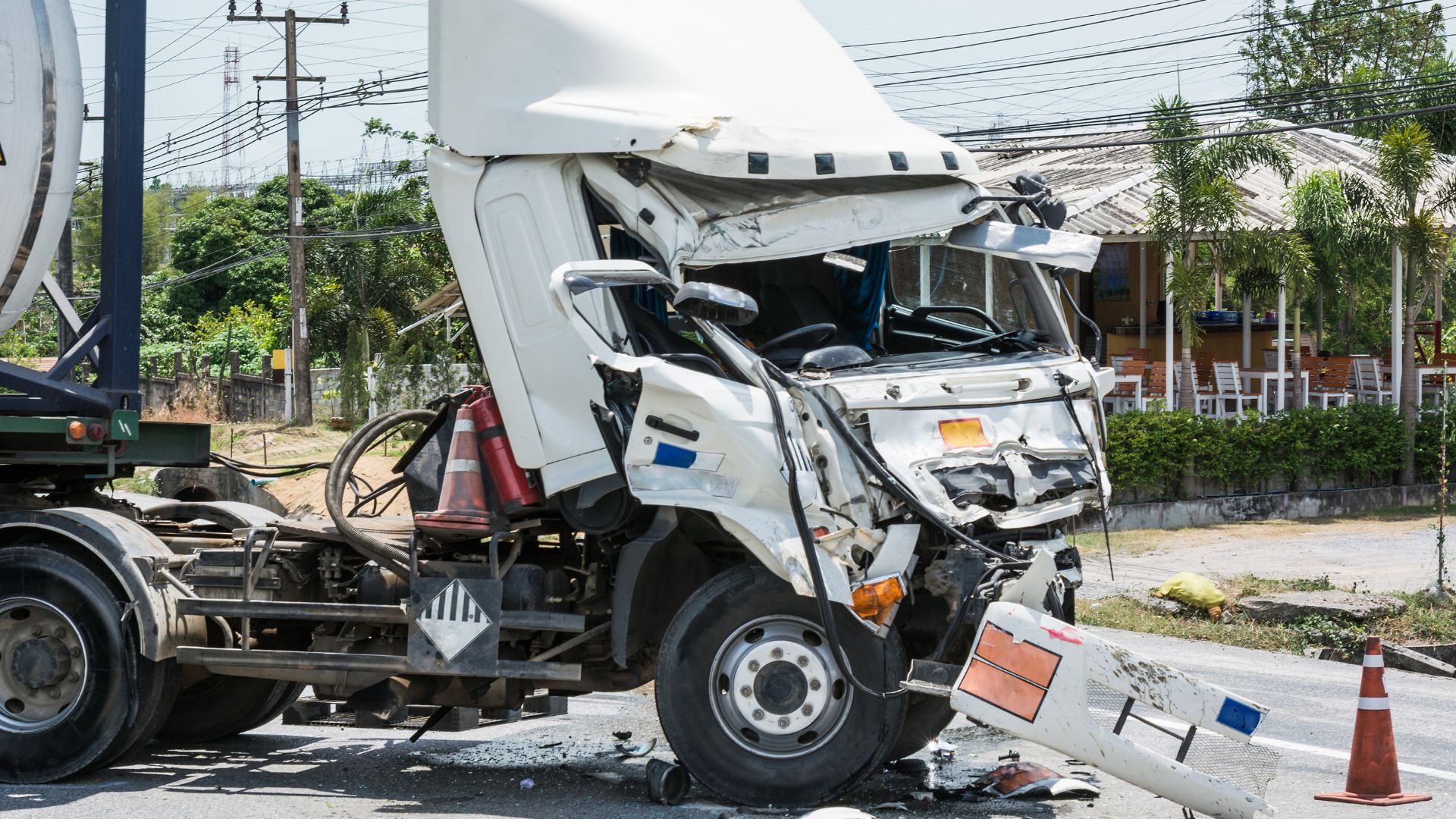 Contact the Houston Drunk Driver Truck Accident Attorneys at Lassiter Law
