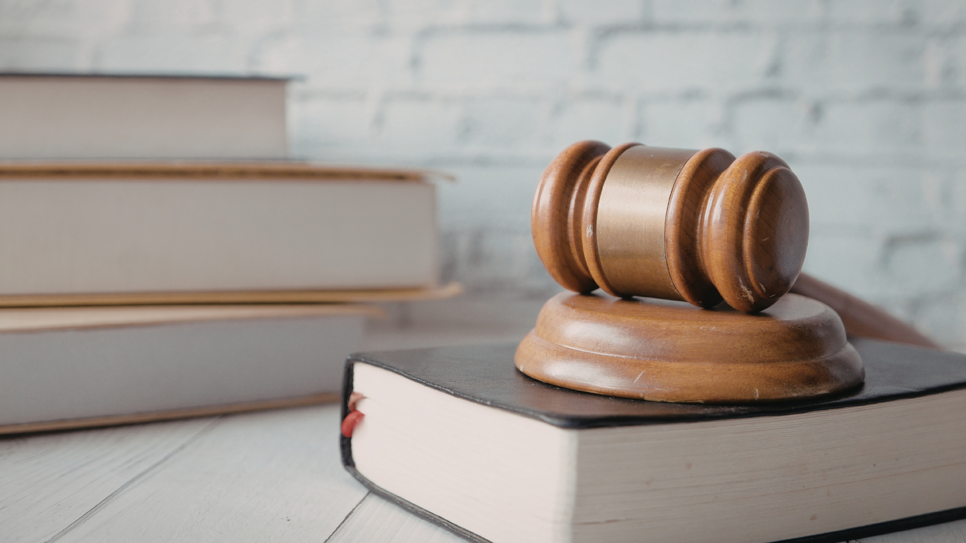 Why Legal Support Matters After a League City 18-Wheeler Crash